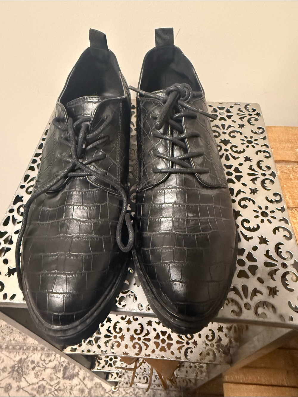 Call It Spring Women's Black Croc-Embossed Lace-Up Flats